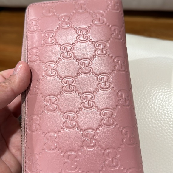 Authentic LEATHER GUCCI PINK WALLET! - Picture 15 of 17
